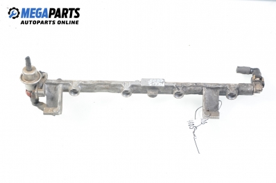 Fuel rail for Ford Focus I 1.6 16V, 100 hp, station wagon, 1999